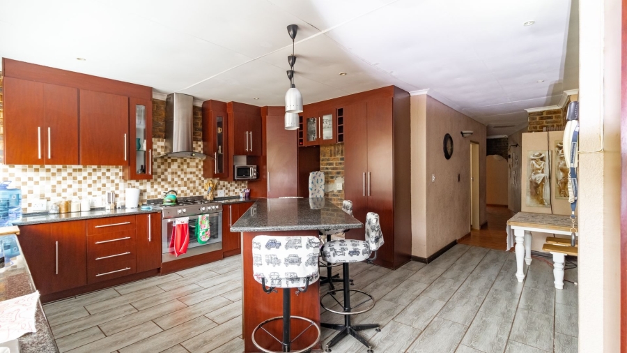 5 Bedroom Property for Sale in Cashan North West